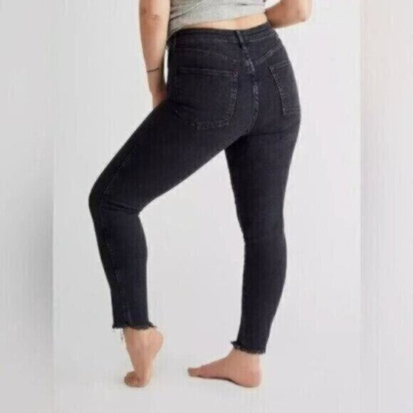 NWT Free People Black Jeans Size 29 High Rise Skinny Leg Cropped Distressed Hem - Picture 2 of 5